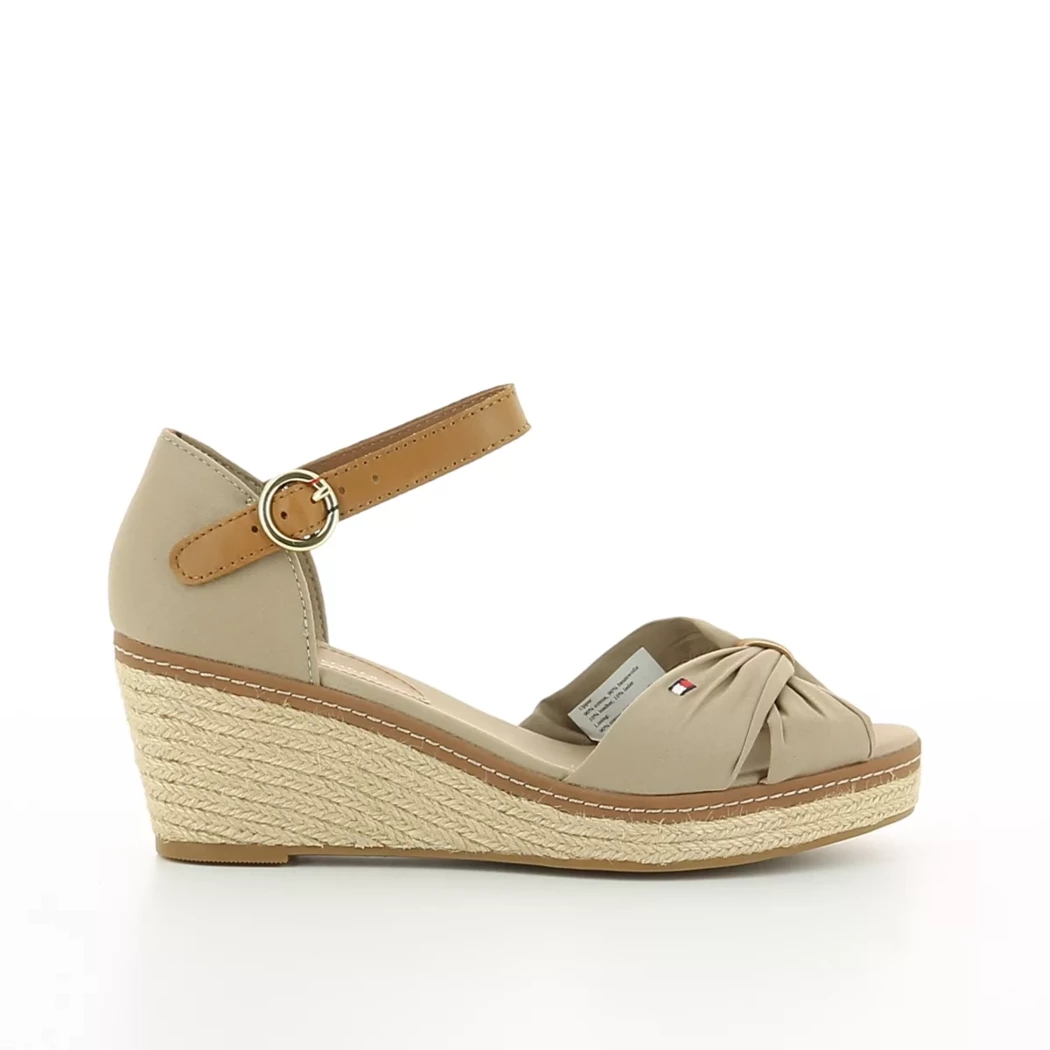 Image (2) de la chaussures Tommy Hilfiger - Sandales et Nu-Pieds Taupe en Textile