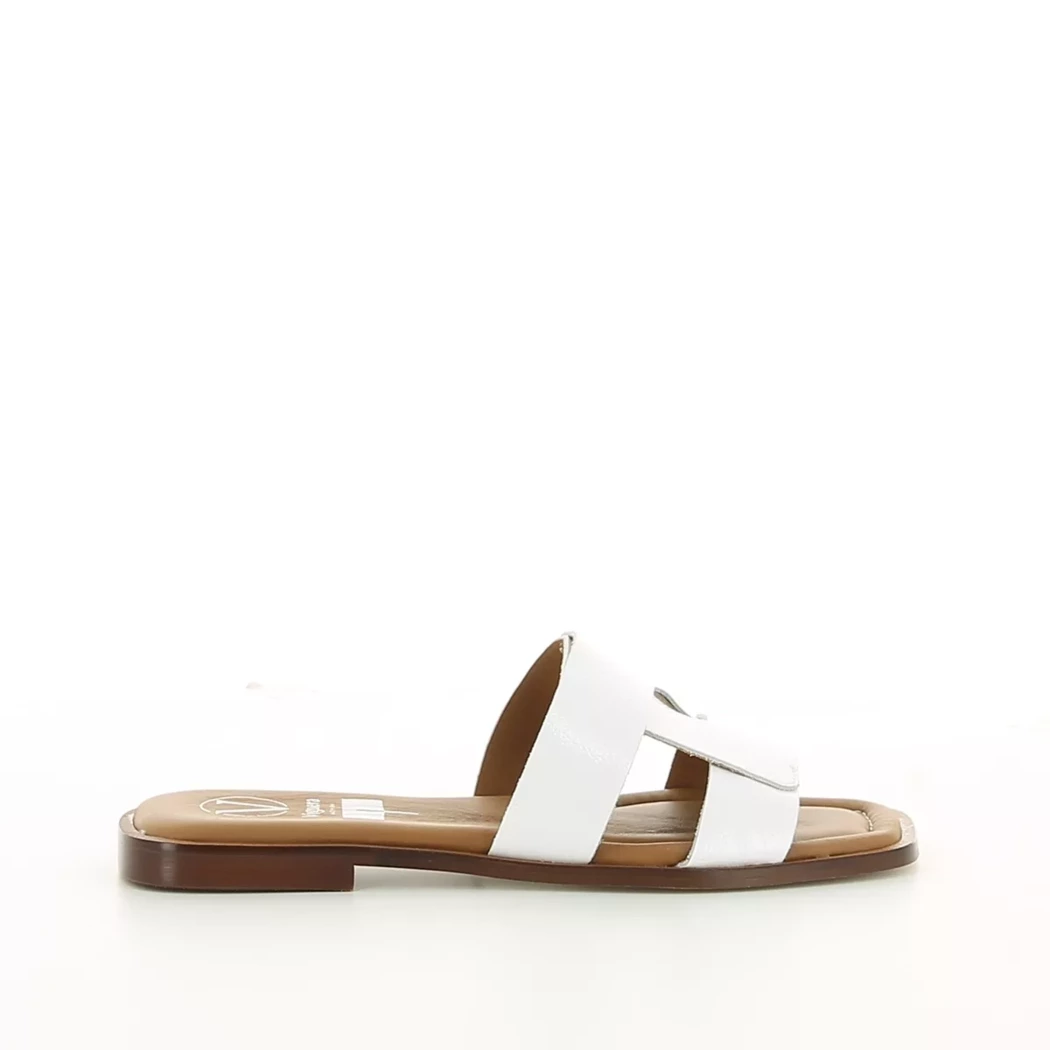 Image (2) de la chaussures Viguera - Mules et Sabots Blanc en Cuir vernis